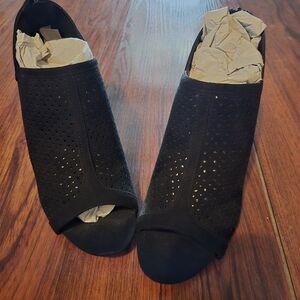 Elegant Black Women's Shoes